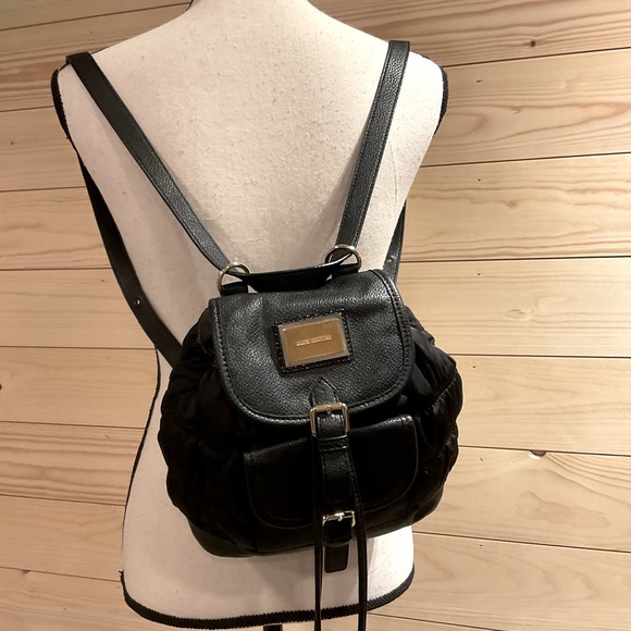 Juicy Couture Convertible Crossbody Purse or a Mini Backpack, black & gold, EUC - Picture 2 of 9